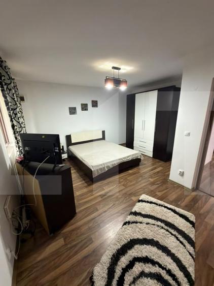 Casă individuală cu 7 camere cu Canalizare în Bariera Vâlcii
