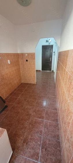 Garsonieră decomandată în Rogerius