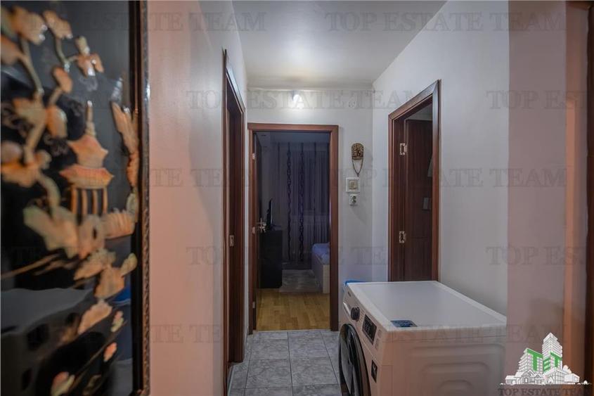 Apartament cu 3 camere decomandat, mobilat în Titan
