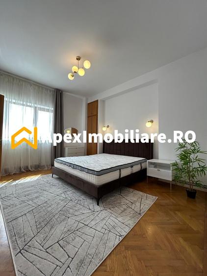 Apartament cu 3 camere semidecomandat, mobilat în Universitate