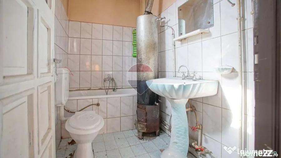 Casă cu 6 camere cu Teren 1915 Mp în Bran