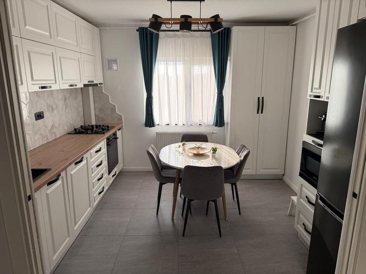 Apartament cu 3 camere, mobilat în Brâncoveanu