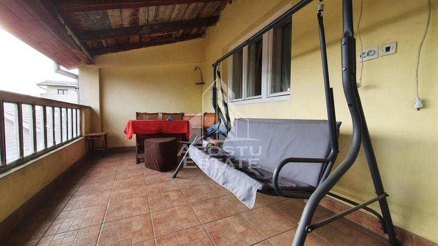 Apartament cu 4 camere semidecomandat, mobilat în Buziașului