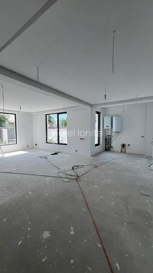Vila noua | 5 camere | 4 dormitoare | curte proprie