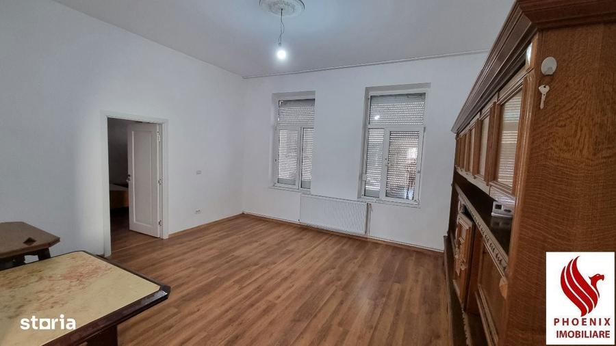 Casă cu 4 camere în Central