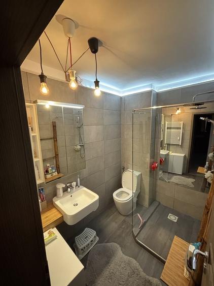 Apartament cu 3 camere decomandat în Nufărul