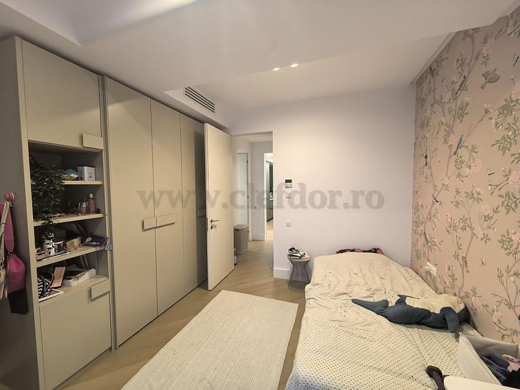 Apartament cu 4 camere decomandat în Iancu Nicolae