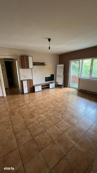 Apartament cu 3 camere în Burdea