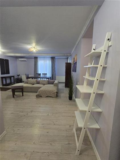 Apartament cu 4 camere decomandat în Cișmigiu