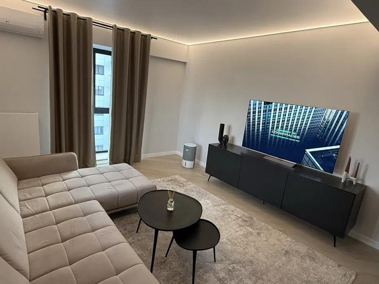 Apartament cu 3 camere decomandat, mobilat în Pipera