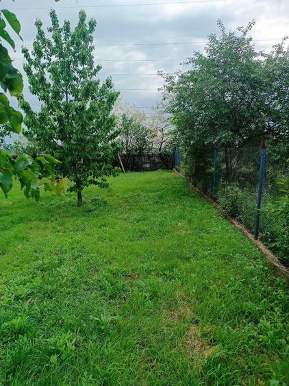 casa de vinzare in com Floresti,sat.Catina,jud Prahova,4camere,gaze,apa,canalizare ,1450mp pe str principala nu are baie,15 km MORENI,15km CAMPINA, - 8