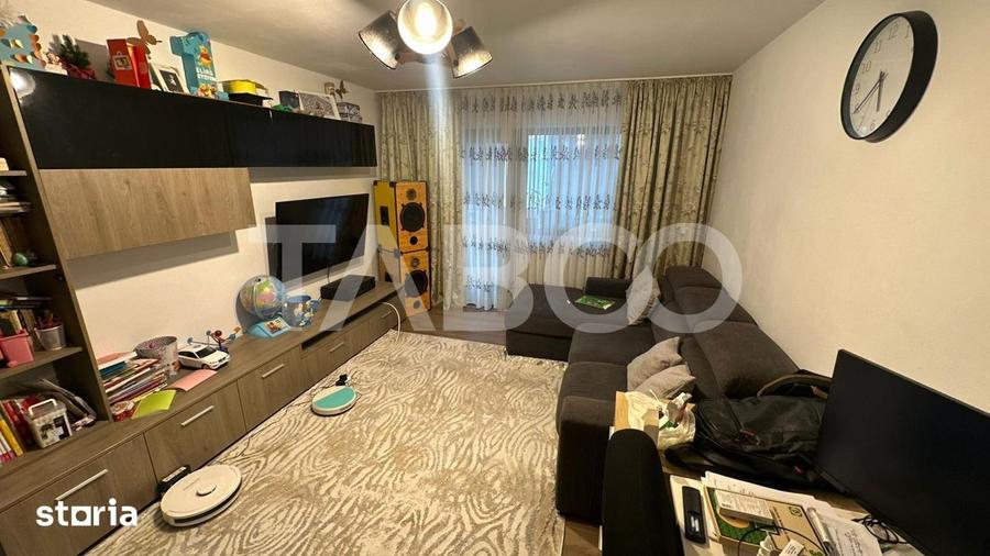 Apartament 4 camere decomandat 2 bai pivnita zona Strand Sibiu - 6