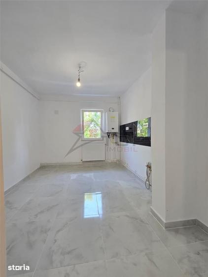 Apartament cu 4 camere decomandat în Dacia