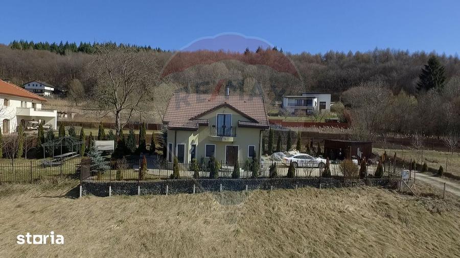 Casă cu 4 camere cu Teren 800 Mp în Făget