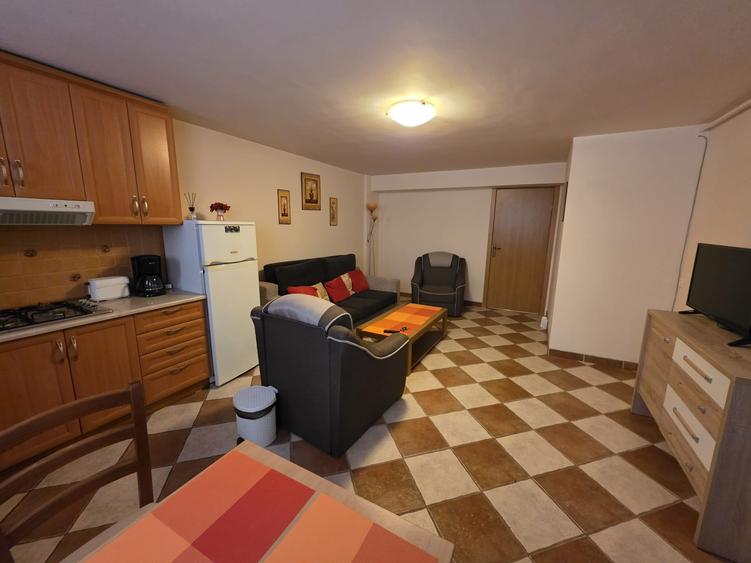 Apartament cu 2 camere semidecomandat în Central