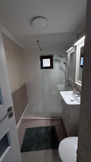 Apartament cu 3 camere decomandat în Lacu