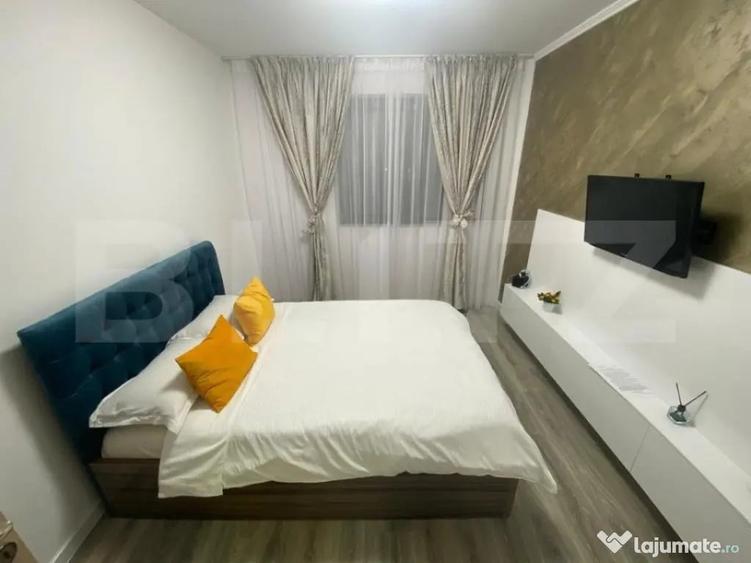 Apartament cu 3 camere semidecomandat în Calea București