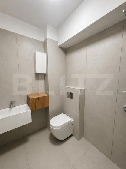 Apartament cu 3 camere semidecomandat, mobilat în Calea Severinului