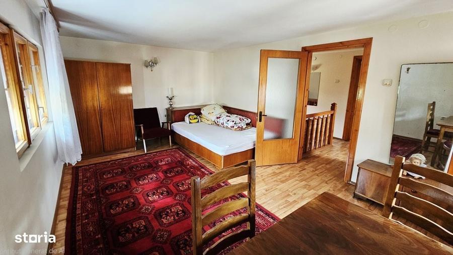 Casă cu 4 camere în Central
