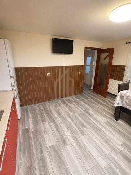 Casă individuală cu 4 camere cu Canalizare în Poplaca