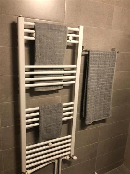 Apartament cu 2 camere semidecomandat, mobilat în Independenței