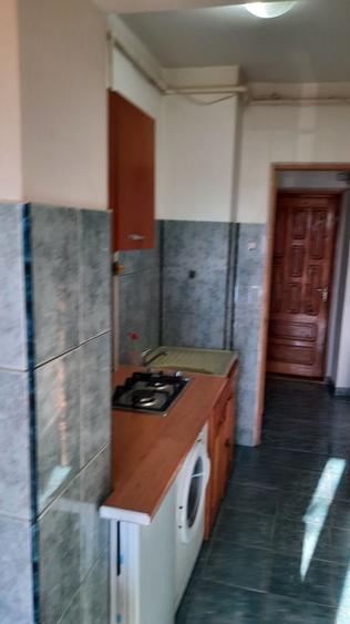 Garsonieră decomandată în Piața