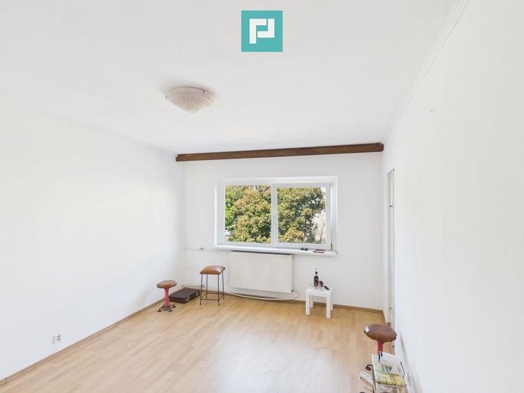 Apartament cu 3 camere decomandat în Rogerius