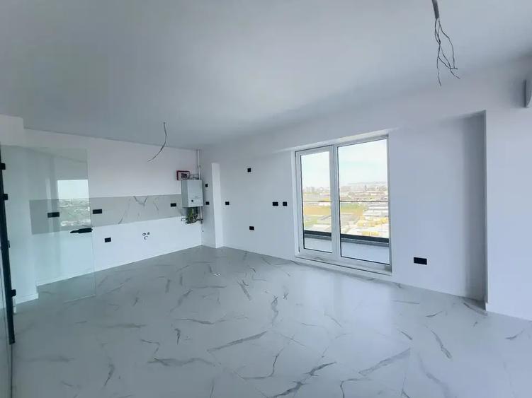 Apartament cu 4 camere semidecomandat în Titan