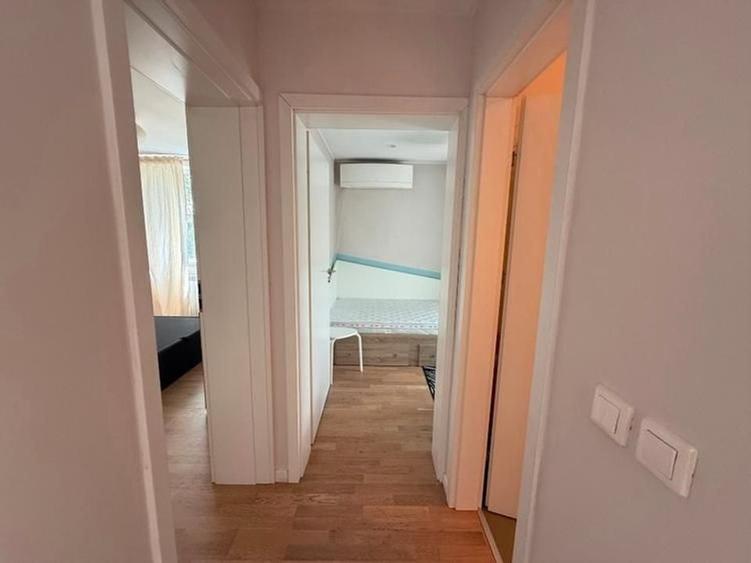 Apartament cu 3 camere semidecomandat în Cotroceni