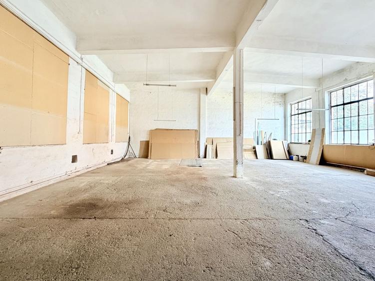 Spațiu industrial, de 200 mp, în Gării