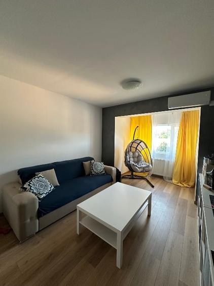 Apartament cu 3 camere semidecomandat, mobilat în UMT
