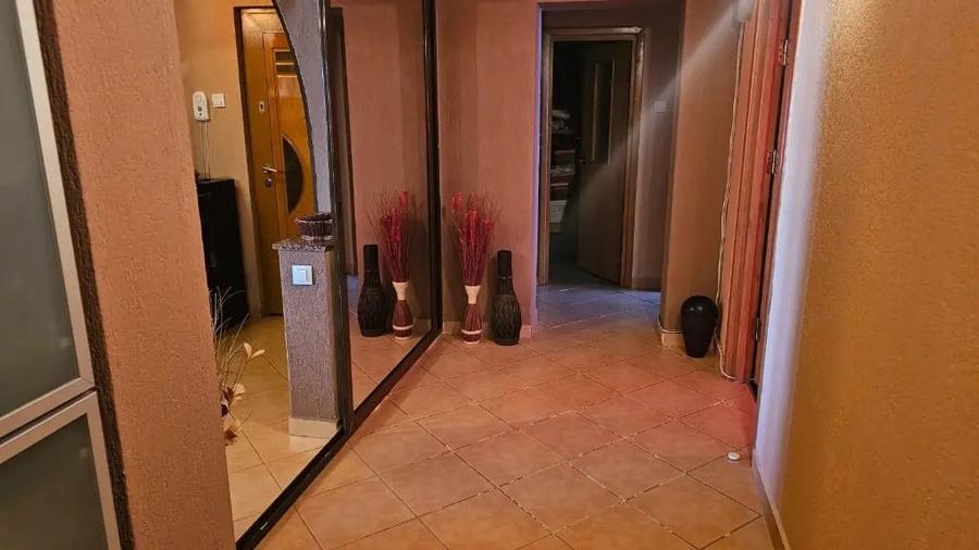 Apartament cu 4 camere decomandat în Găvana