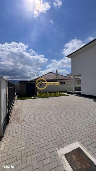 Casă cu 4 camere cu Teren 571 Mp în Cristian