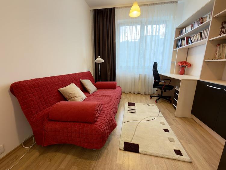 Apartament cu 4 camere semidecomandat, mobilat în Aviației