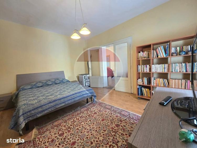 Casă cu 4 camere în Central