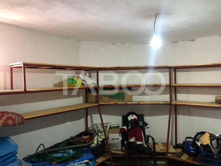 Casă individuală cu 7 camere cu Canalizare în Terezian