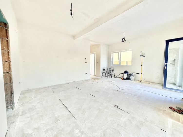 Duplex cu 4 camere cu Teren 275 Mp în Urseni