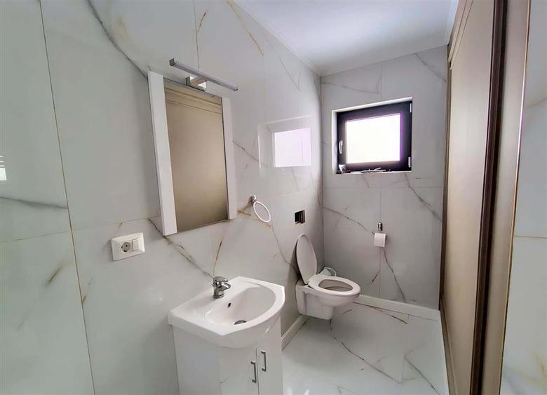 Casă individuală cu 4 camere cu Canalizare în Șcheia