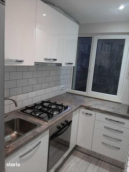 Apartament cu 3 camere semidecomandat în Central
