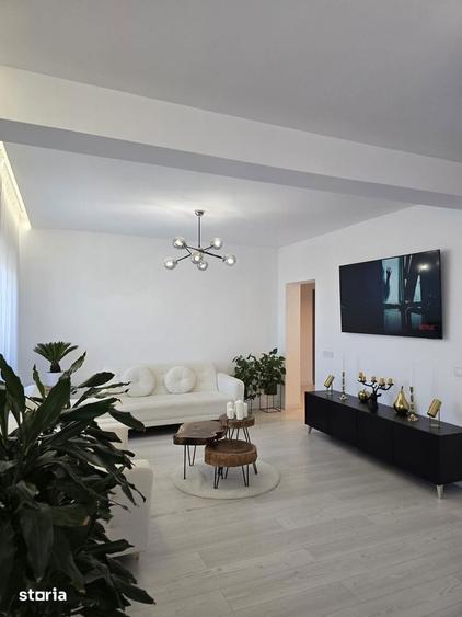 Apartament cu 4 camere decomandat în Unirii