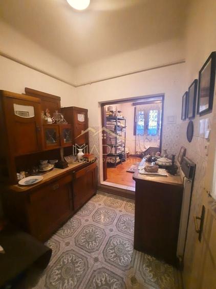 Apartament cu 5 camere decomandat, mobilat în Dorobanți