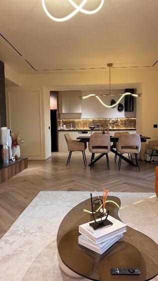 Apartament cu 3 camere semidecomandat, mobilat în Dristor