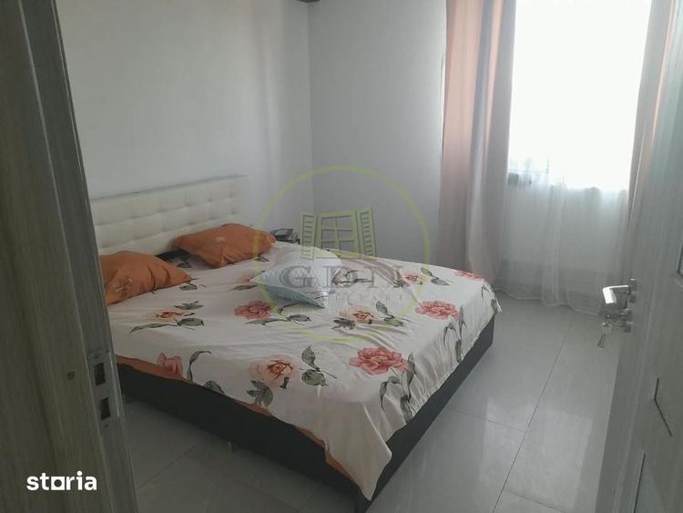 Casă cu 8 camere cu Teren 700 Mp în Ucea