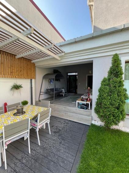Casă individuală cu 4 camere cu Canalizare în Dumbrăvița