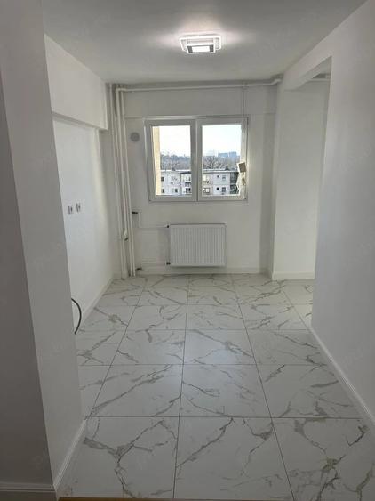 Apartament cu 3 camere decomandat în Tineretului