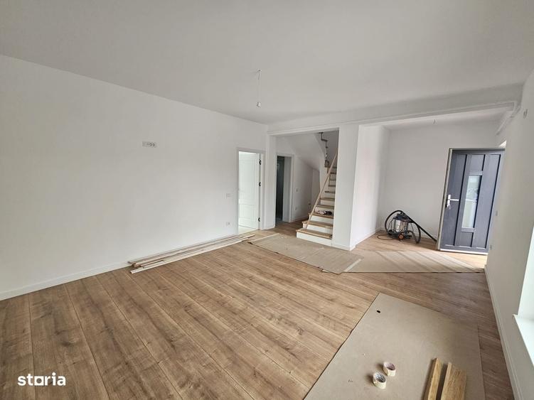 Casă cu 4 camere cu Teren 160 Mp în Valea Lupului