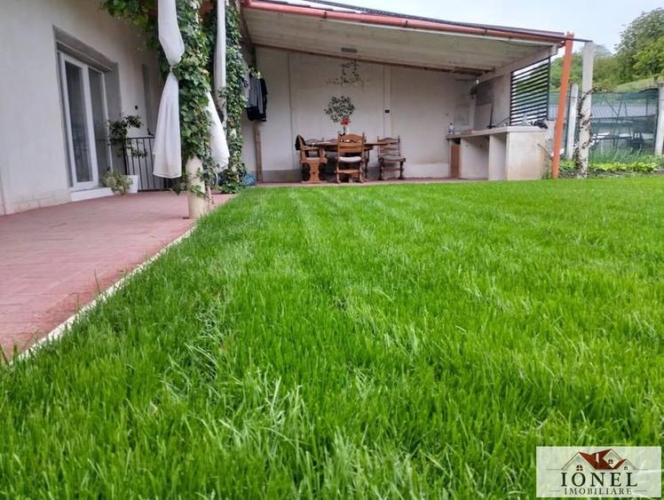 Casă individuală cu 2 camere cu Canalizare în Totoi