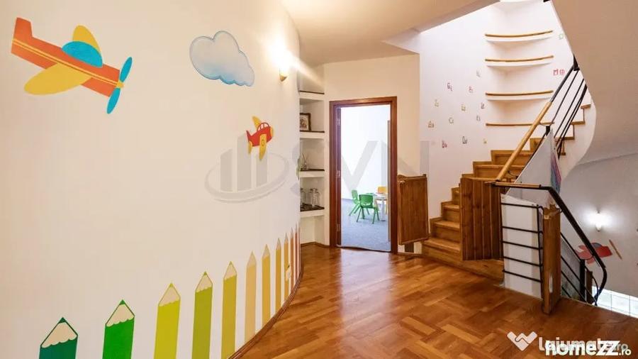 Casă cu 7 camere cu Teren 140 Mp în Parcul Carol