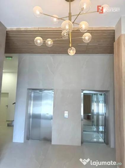 Apartament cu 4 camere decomandat în Torontalului