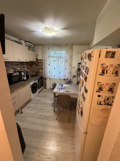 Apartament cu 2 camere semidecomandat, mobilat în Semicentral